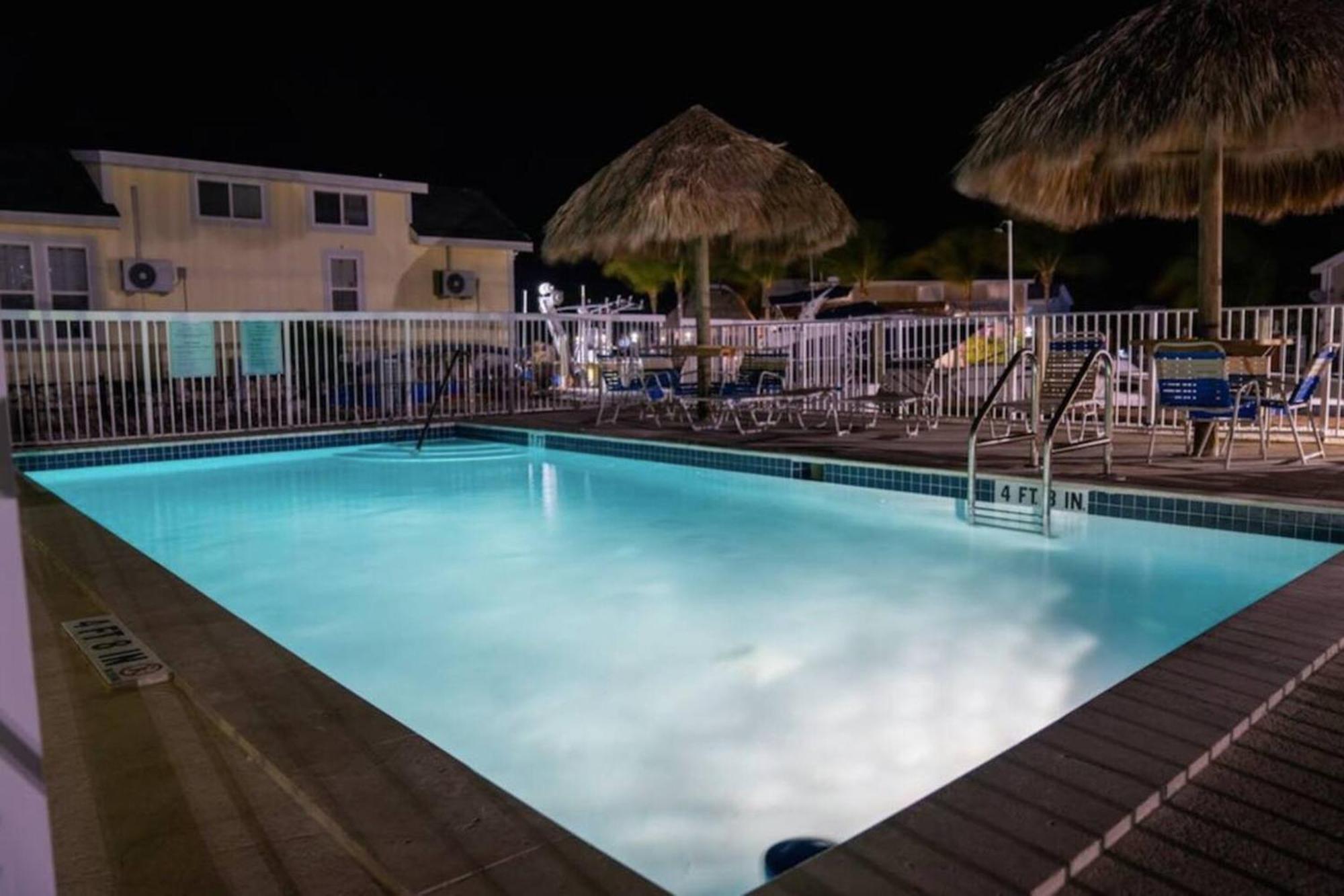 Waterfront Studio 2, Couples Oasis, Kayaks, Pool Jewfish Εξωτερικό φωτογραφία